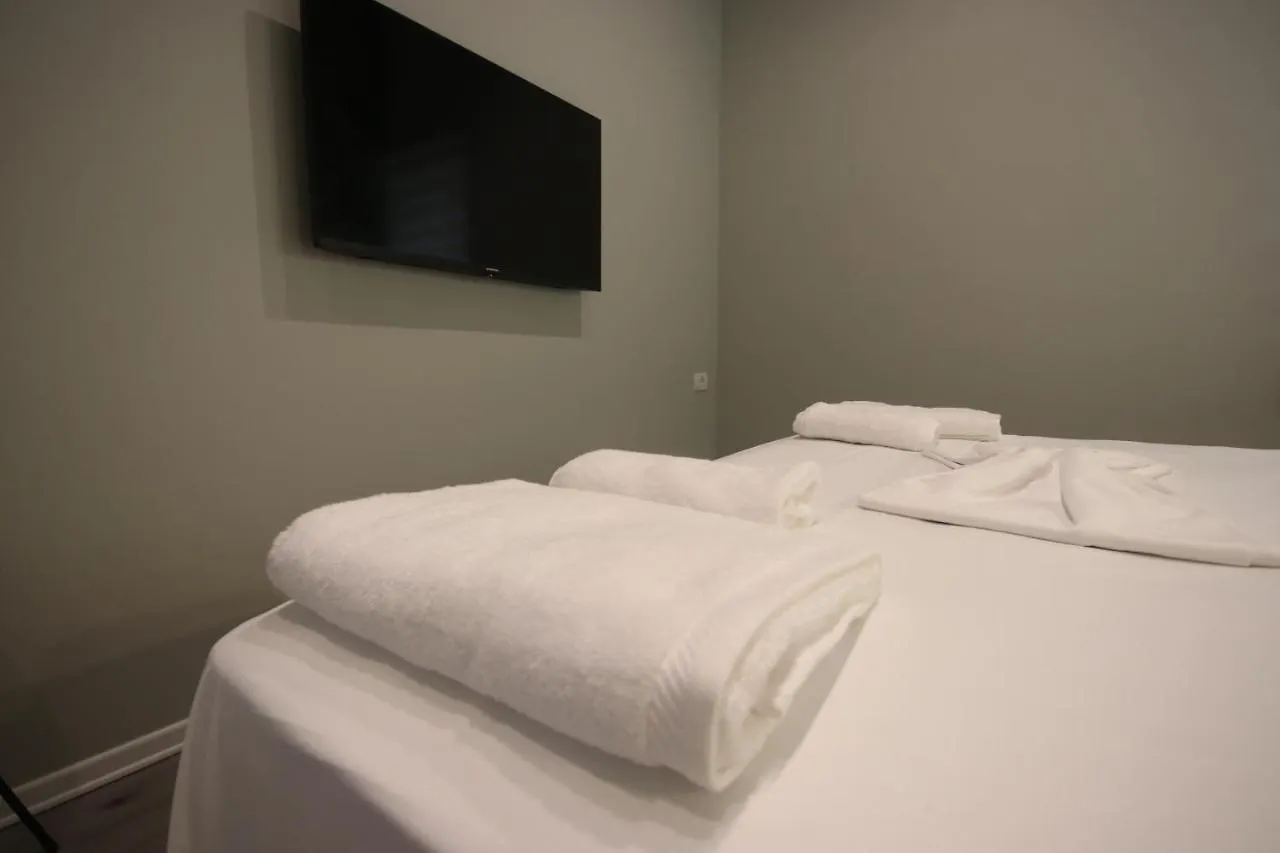 Alyvia Rooms Himare