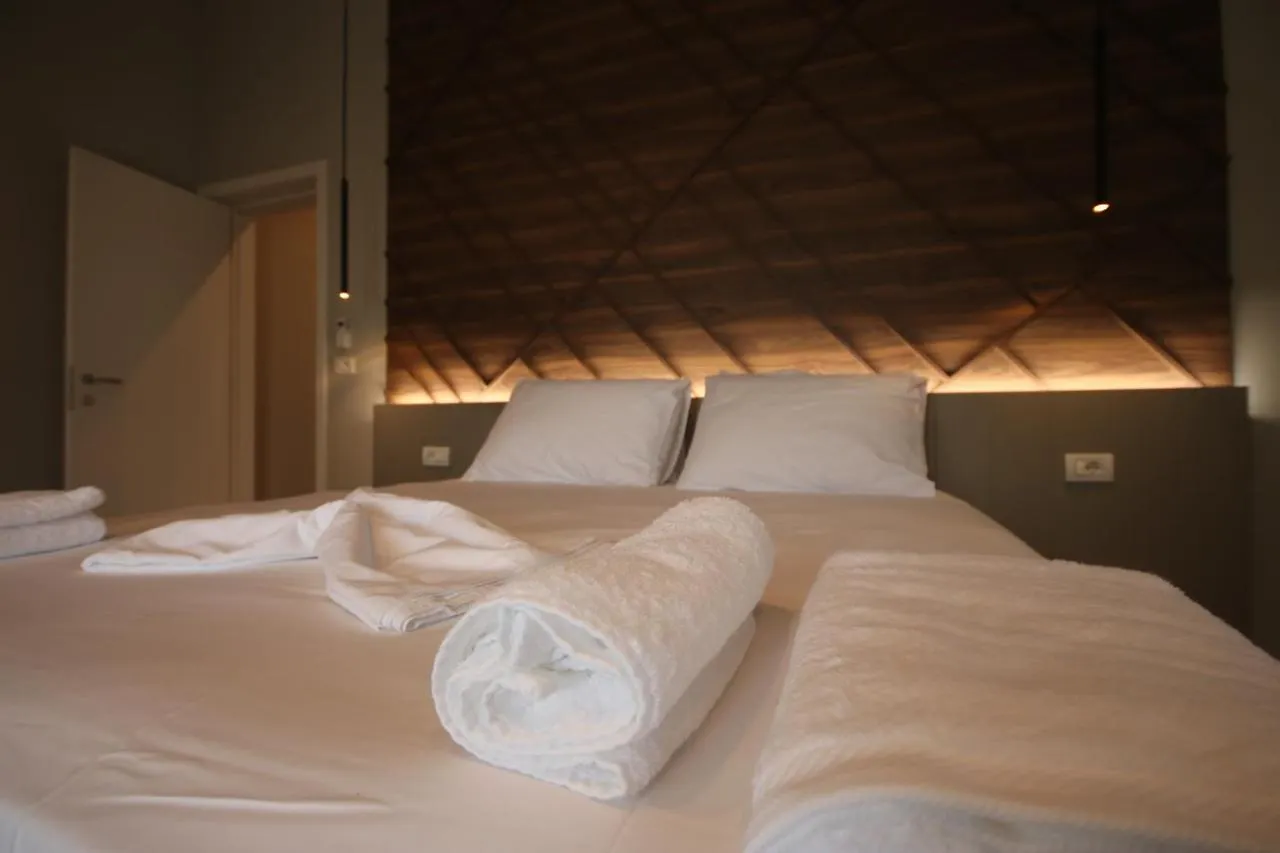Alyvia Rooms Himare 0*,  Albania