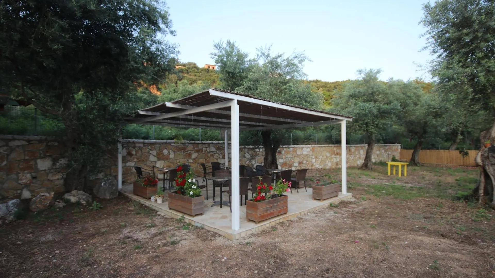 Alyvia Rooms Himare