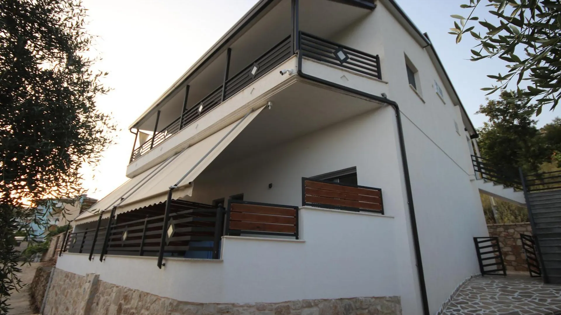Alyvia Rooms Himare Albania