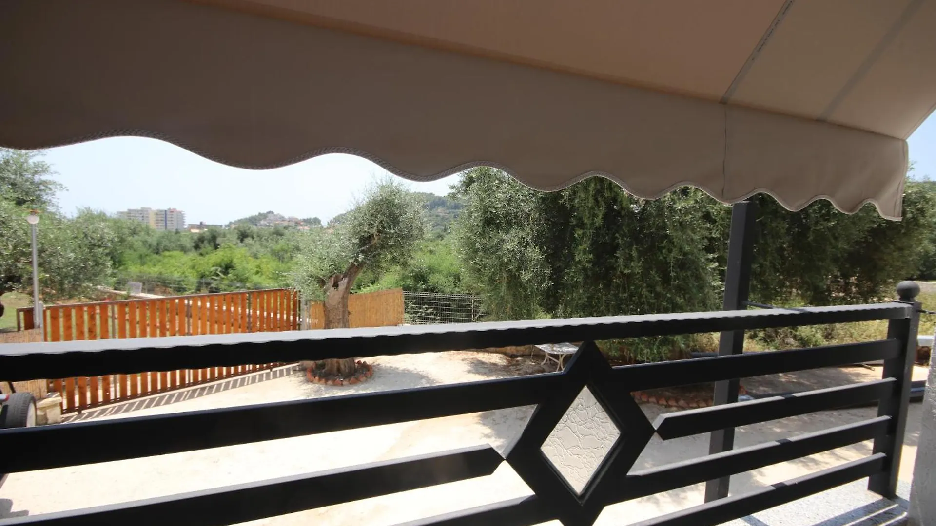 Alyvia Rooms Himare Albania